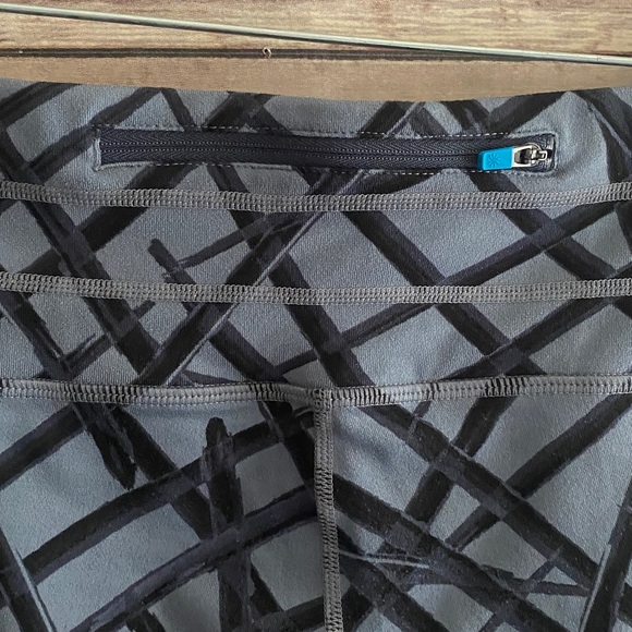 NWOT Athleta Cropped Leggings Size Small - Picture 4 of 8